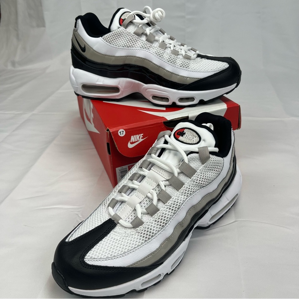 Nike Air Max 95 Women’s Size 10 Shoes Black Iron Ore Patent Leather DR2550 100